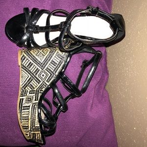 New Gianni Bini Print Wedges